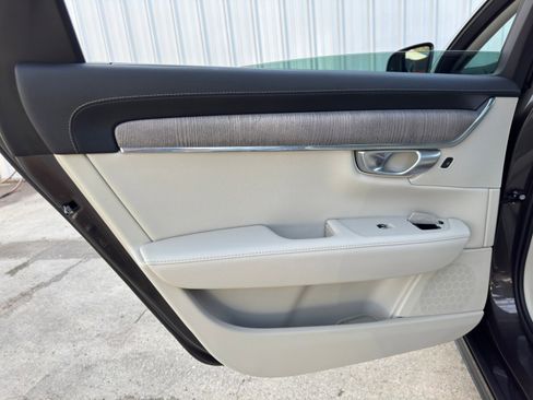 Used 2024 Volvo S90 T8 Ultimate image 43