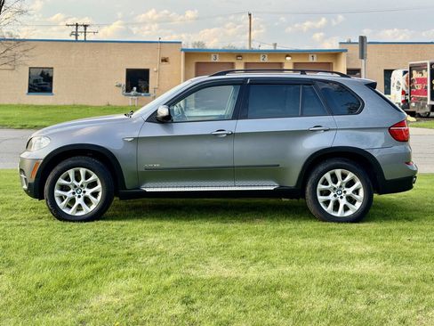 Used 2011 BMW X5 xDrive35i image 4