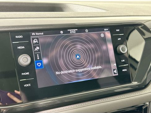 Used 2022 Volkswagen Taos SEL image 12