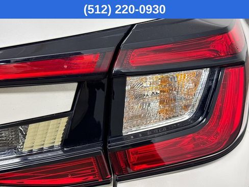 Used 2025 Subaru Crosstrek 2.0i Premium image 32