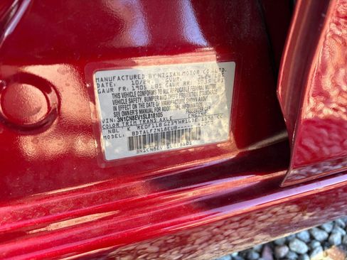 Used 2025 Nissan Versa SV image 29