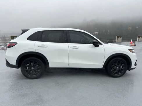 Certified 2023 Honda HR-V Sport image 3