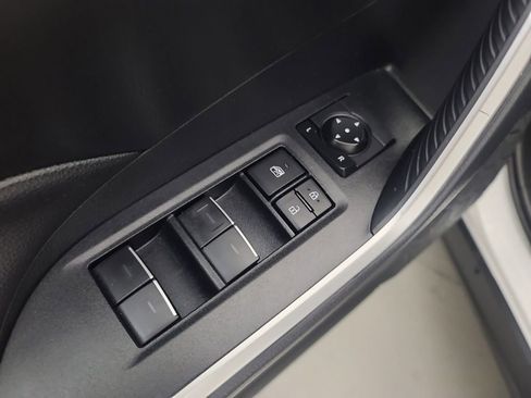 Used 2025 Toyota RAV4 XLE AWD/4WD image 25