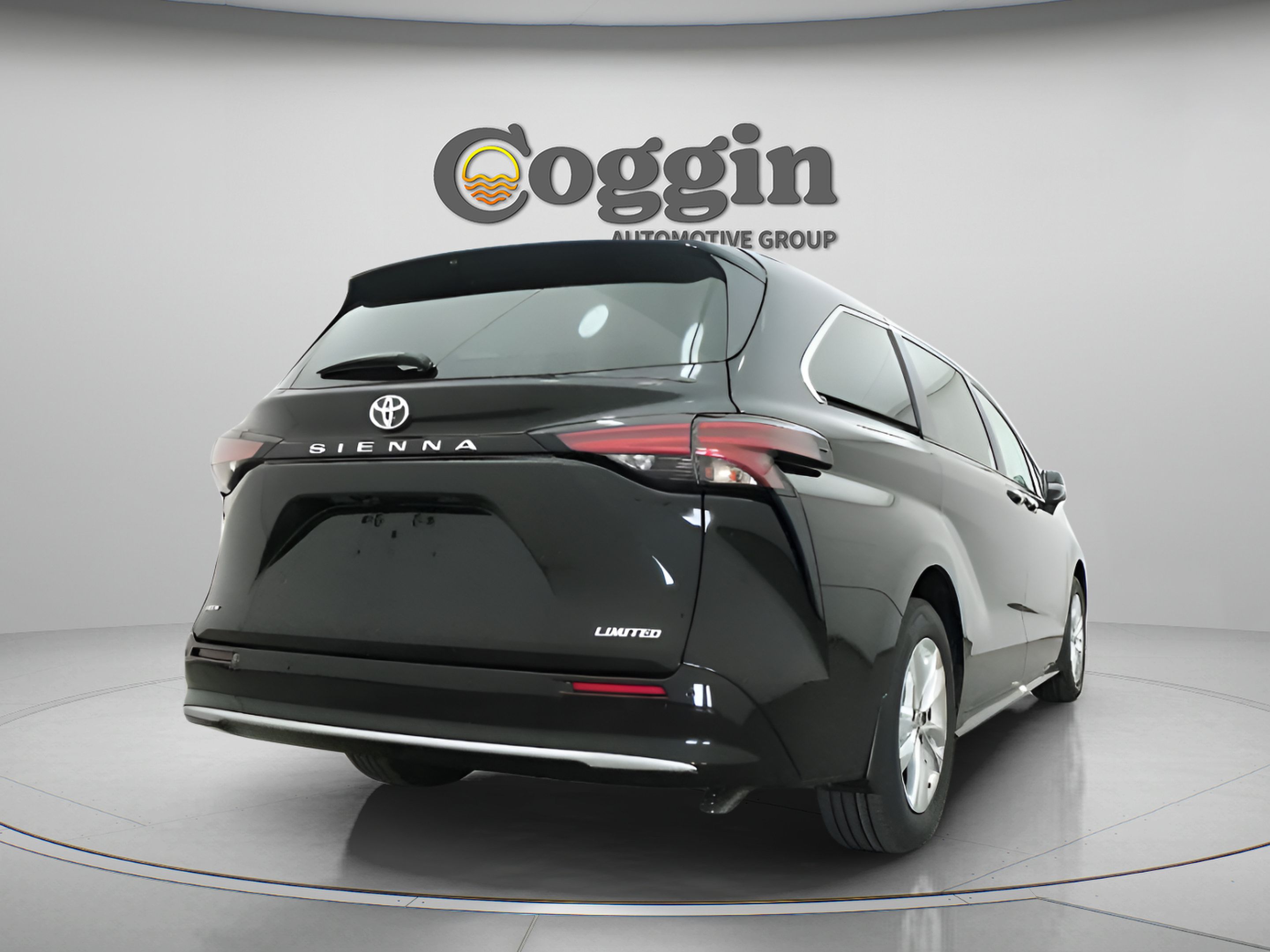 Certified 2026 Toyota Sienna Limited FWD image 16