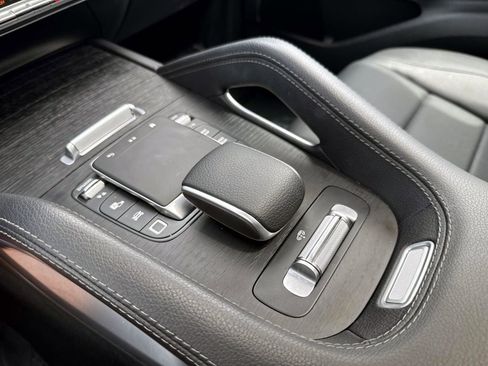Used 2025 Mercedes-Benz GLS 450 4MATIC image 29