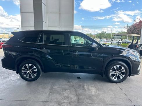 Certified 2025 Toyota Highlander XLE AWD/4WD image 8