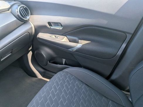 Used 2024 Nissan Kicks SV FWD image 19