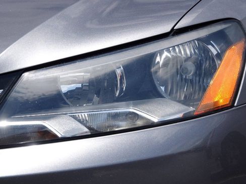 Used 2013 Volkswagen Passat TDI SEL Premium image 30