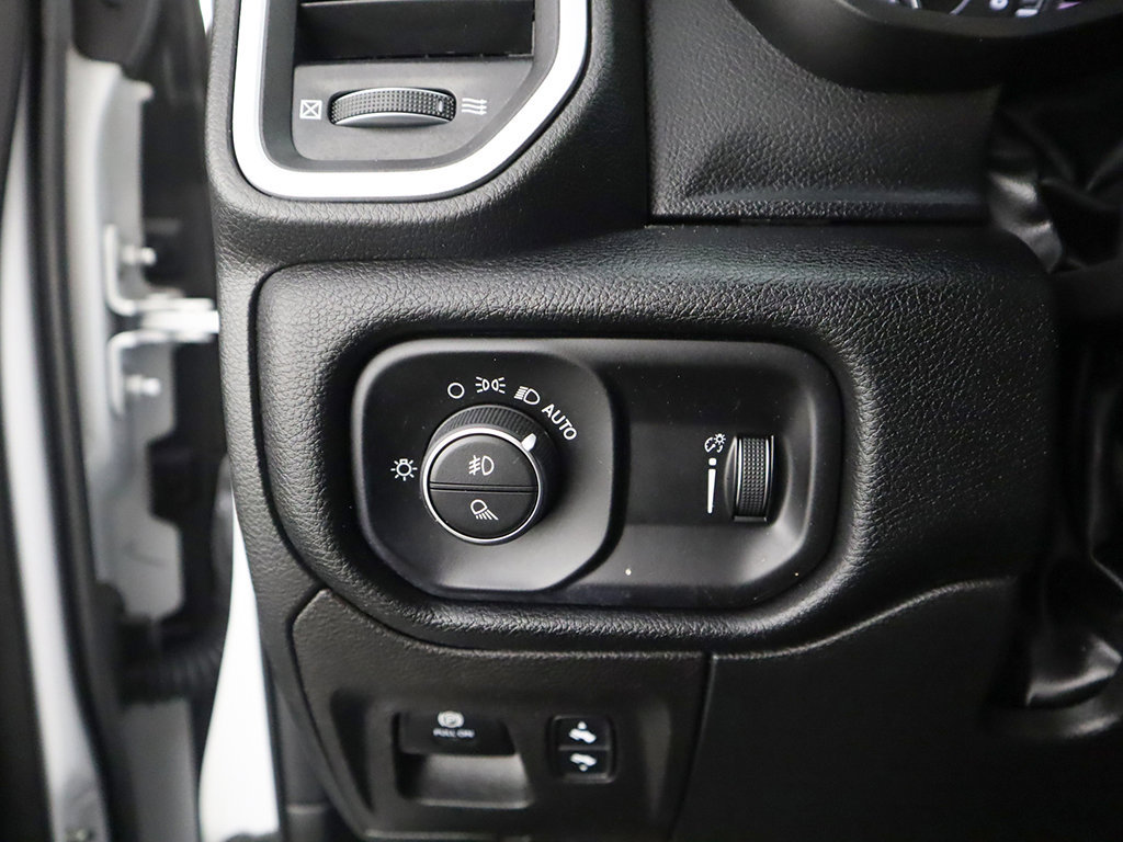 Used 2022 RAM 1500 Big Horn AWD/4WD image 35