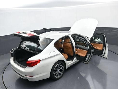 Used 2018 BMW 530i xDrive AWD/4WD image 43