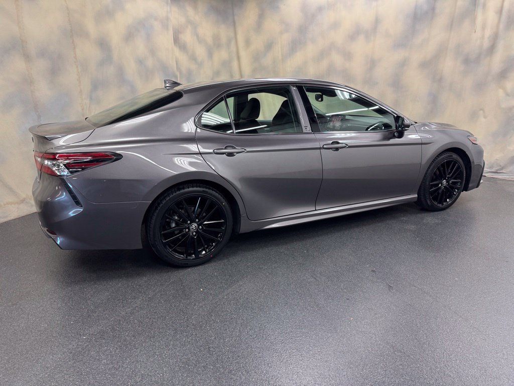 Used 2024 Toyota Camry XSE FWD image 10