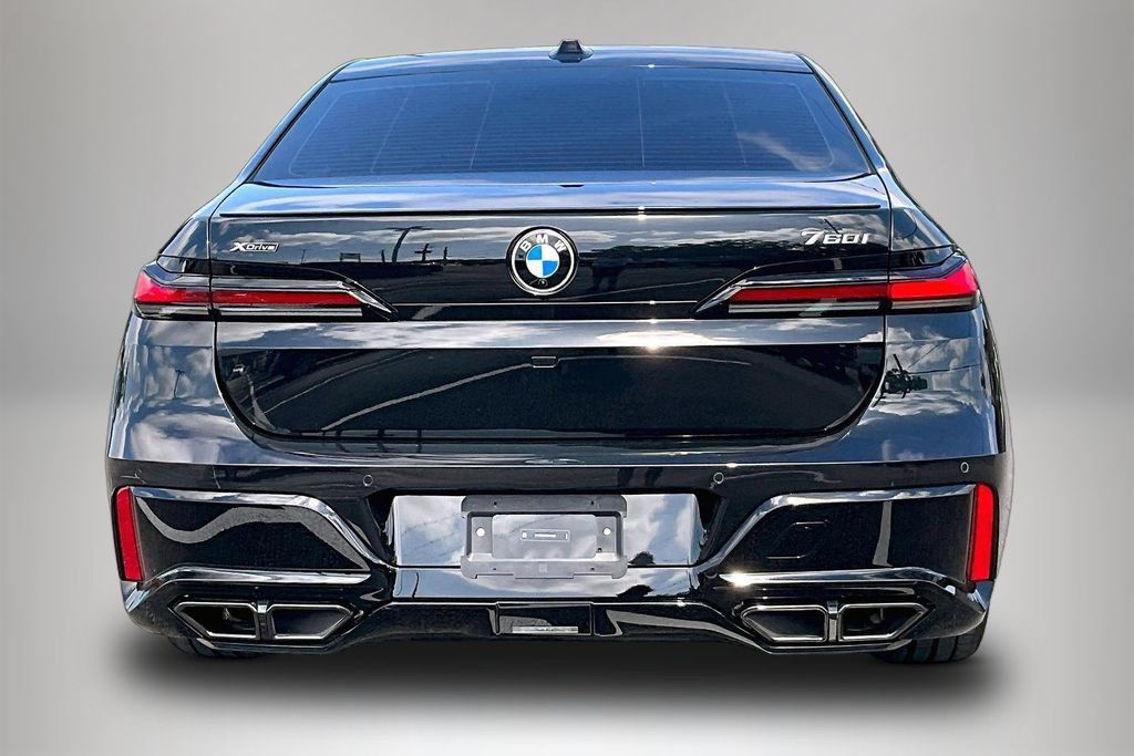 Used 2026 BMW 760i xDrive w/ Executive Package AWD/4WD image 6