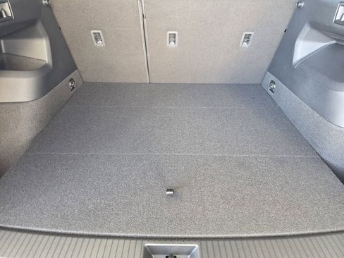 New 2026 Volkswagen Tiguan SE R-Line image 23