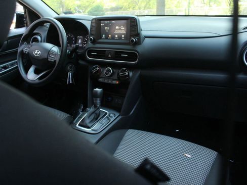 Used 2019 Hyundai Kona SE image 24