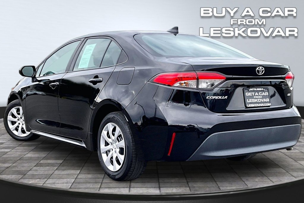 Used 2024 Toyota Corolla LE FWD image 2