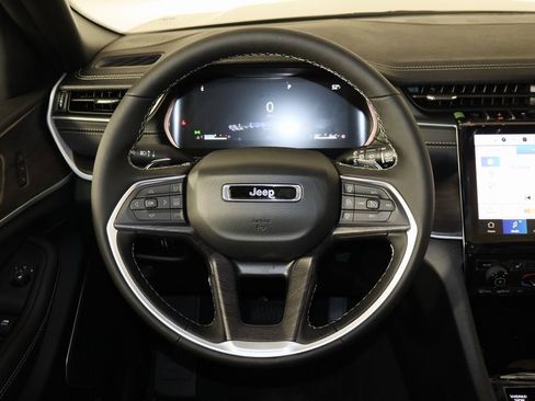 New 2025 Jeep Grand Cherokee L Limited image 7