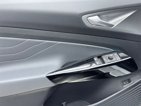 Used 2025 Volkswagen ID.4 Pro S image 40