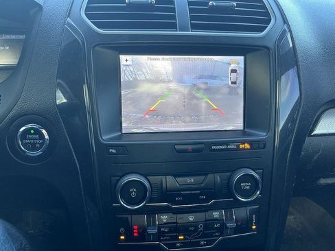 Used 2019 Ford Explorer XLT w/ Equipment Group 202A image 16