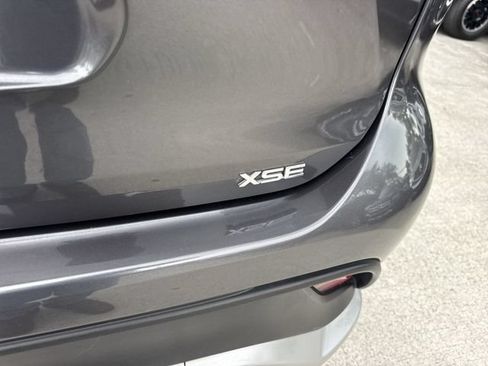 Used 2021 Toyota Highlander XSE FWD image 26