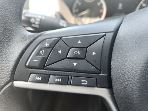 Used 2025 Nissan Altima 2.5 SV AWD/4WD image 18