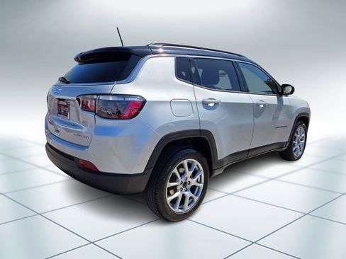 Used 2025 Jeep Compass Limited AWD/4WD image 5