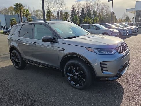New 2025 Land Rover Discovery Sport Dynamic SE image 8