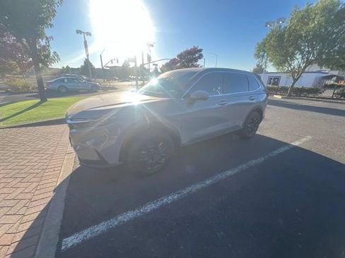 Used 2023 Honda CR-V LX image 9