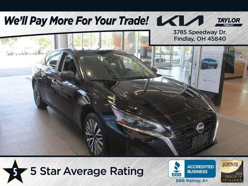 Used 2024 Nissan Altima 2.5 SV image 1