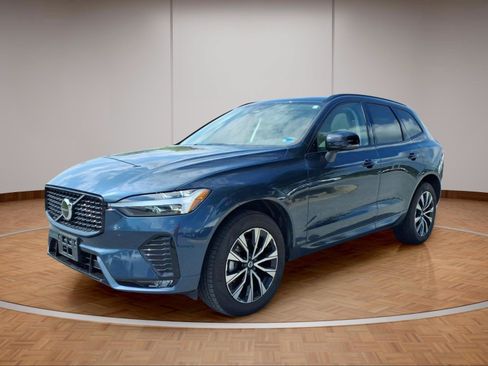 Used 2025 Volvo XC60 B5 Core w/ Protection Package Premier AWD/4WD image 3
