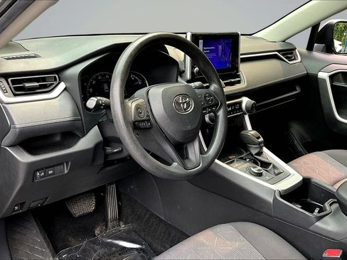 Used 2023 Toyota RAV4 XLE AWD/4WD image 16