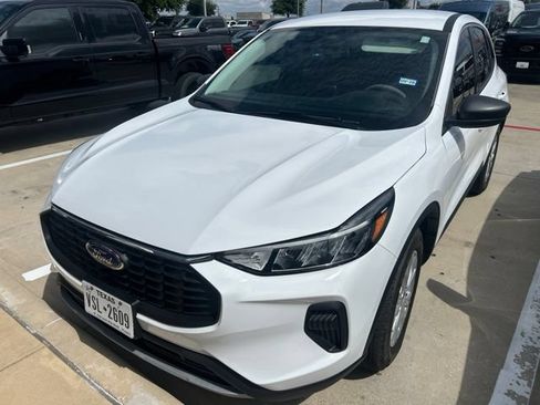 Used 2024 Ford Escape Active FWD image 2