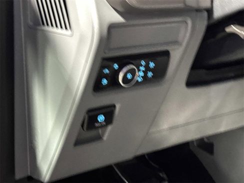 Used 2024 Ford F150 XLT w/ Mobile Office Package image 27