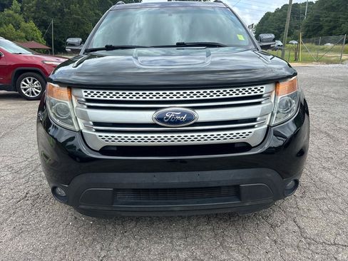 Used 2014 Ford Explorer XLT w/ Equipment Group 202A FWD image 3