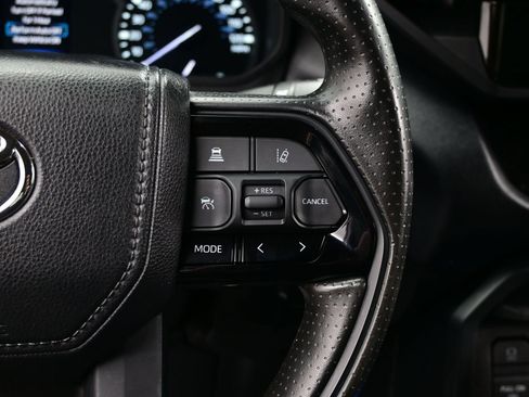 Used 2023 Toyota Tundra SR5 w/ SR5 Convenience Package AWD/4WD image 25