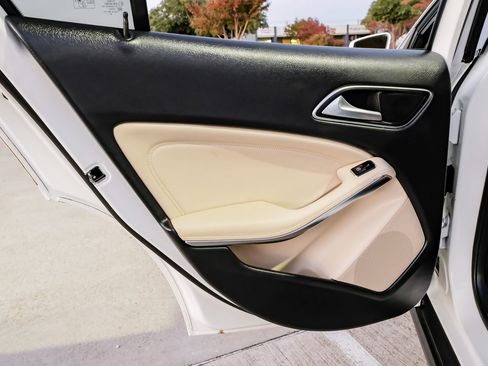 Used 2019 Mercedes-Benz GLA 250 w/ Convenience Package image 46