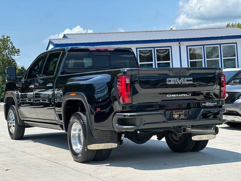 Used 2024 GMC Sierra 3500 Denali Ultimate AWD/4WD image 5