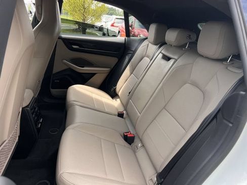 Used 2025 Porsche Macan Electric w/ Premium Package RWD image 20