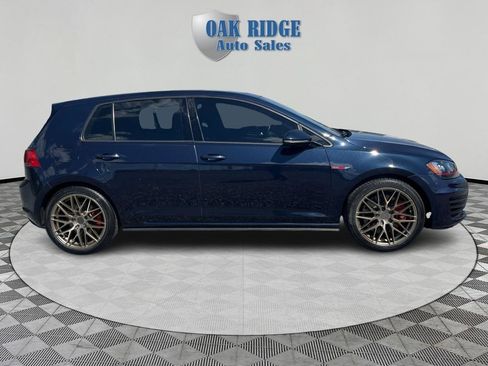 Used 2017 Volkswagen GTI SE FWD image 4
