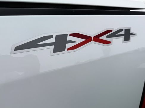 Used 2022 Chevrolet Colorado LT w/ Fleet Safety Package image 8