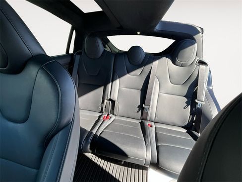 Used 2023 Tesla Model X image 13