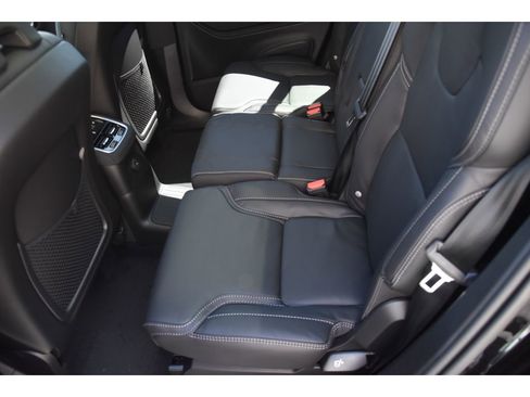 New 2026 Volvo XC90 T8 Ultra w/ Protection Package Premier AWD/4WD image 16