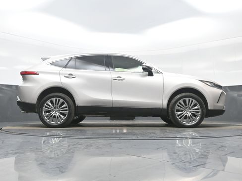 Used 2022 Toyota Venza Limited w/ Advanced Technology Package image 35