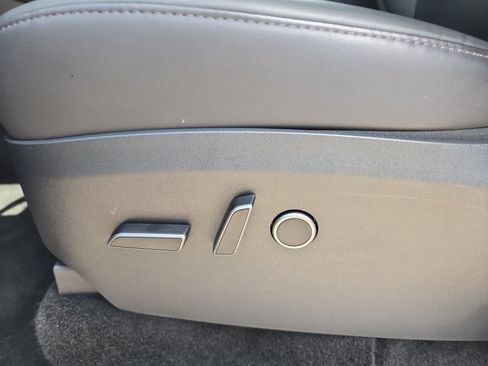 Used 2023 Tesla Model Y Long Range AWD/4WD image 15
