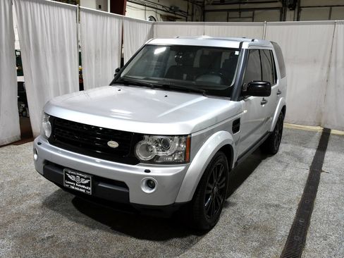 Used 2010 Land Rover LR4 HSE image 2