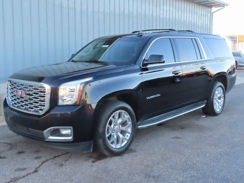 Used 2020 GMC Yukon XL SLT image 6