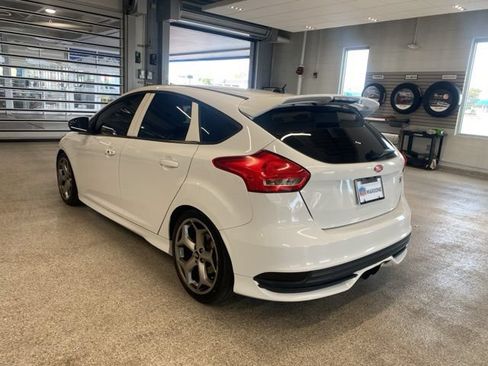 Used 2016 Ford Focus ST FWD image 9