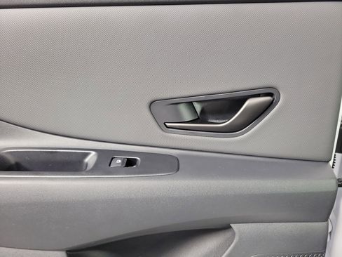 New 2025 Hyundai Elantra SEL image 30