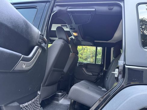 Used 2017 Jeep Wrangler Unlimited Sport w/ Quick Order Package 23S AWD/4WD image 30