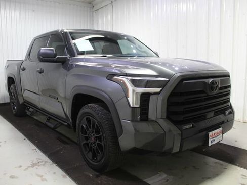 Used 2022 Toyota Tundra SR5 RWD image 3