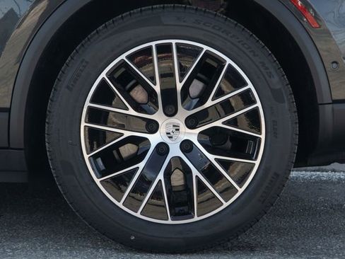 New 2026 Porsche Macan 4 Electric image 11